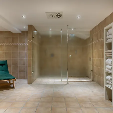 Hotel Garner By Ihg 4*