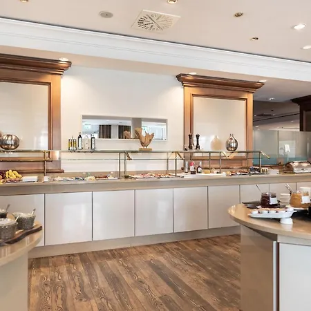 Отель Garner By Ihg 4*