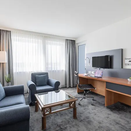 Garner By Ihg Отель 4*