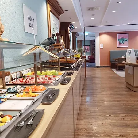 Garner By Ihg Hotel 4*
