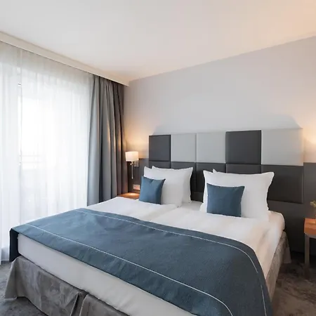 Garner By Ihg Hotel 4*