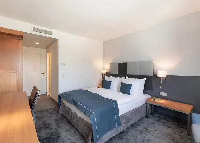 Garner By Ihg מלון