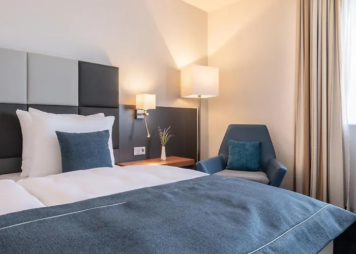 מלון Garner By Ihg 4*